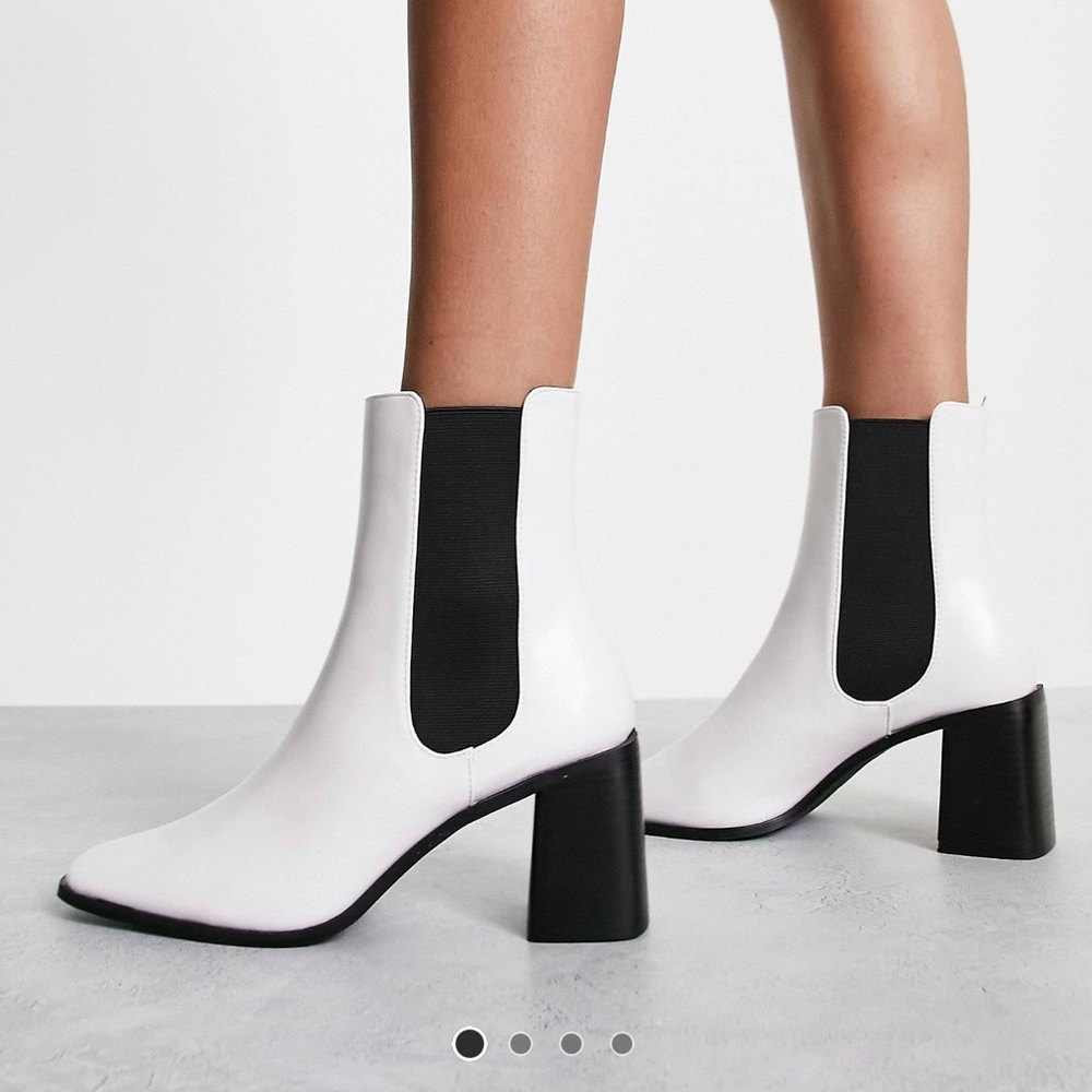 RAID Kennedi mid heel chelsea boots in white NWOT